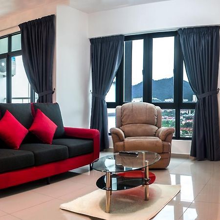 Lazy Traveler'S Suite By D Imperio Homestay Джорджтаун Экстерьер фото