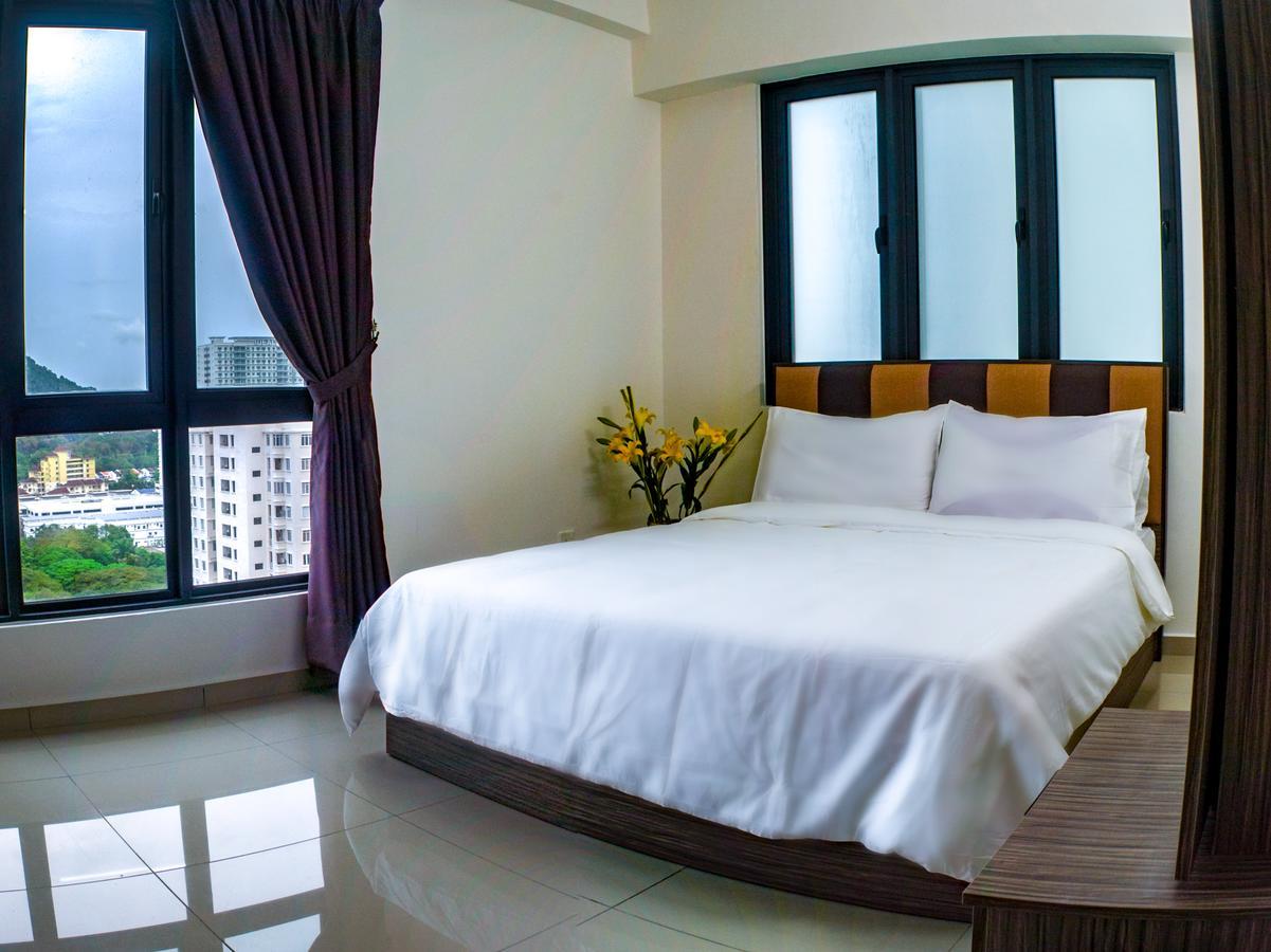 Lazy Traveler'S Suite By D Imperio Homestay Джорджтаун Экстерьер фото